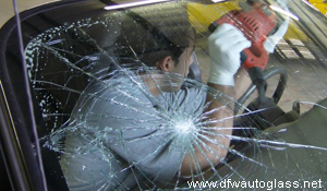 auto glass removal because a vandalism damage